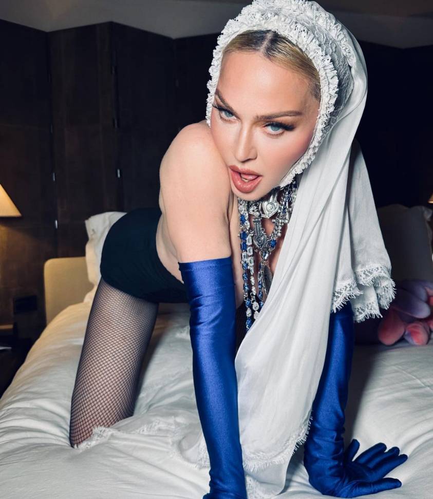 Madonna'nın Cesur Tül Pozları Göz Kamaştırdı: 65’lik Pop İkonu Sınırları Zorluyor! Yok Artık… 2